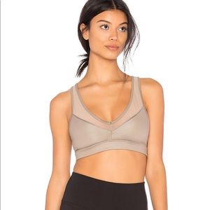 Alo Yoga Entice Sports Bra in Gravel / Beige Size XS